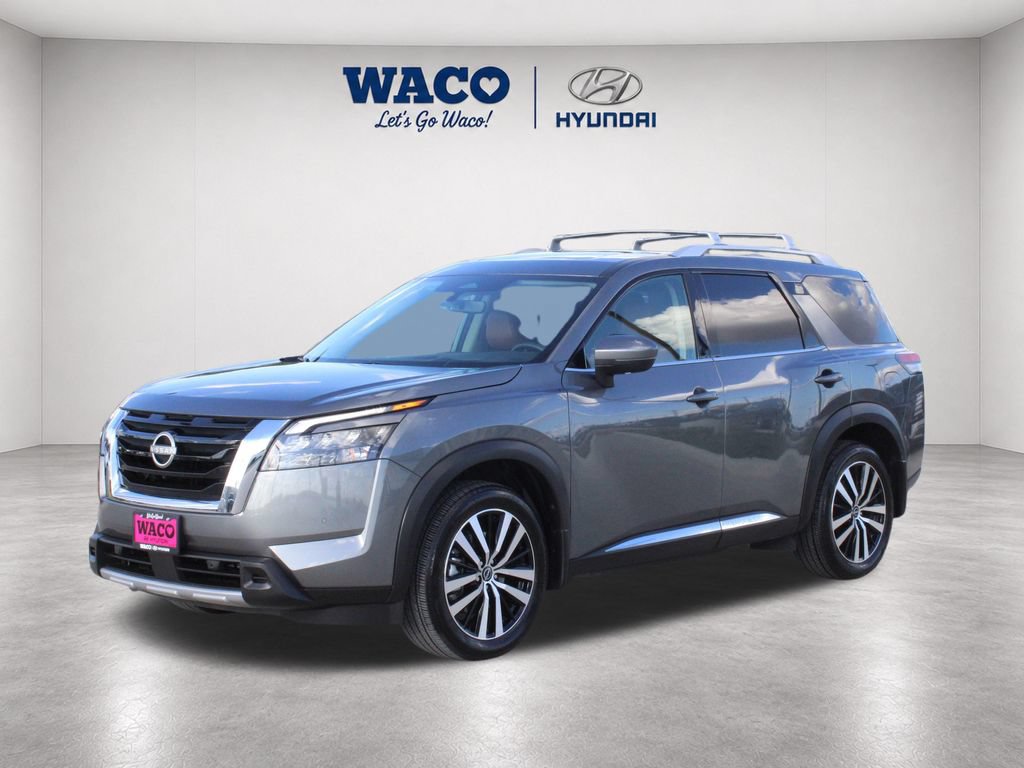 Used 2025 Nissan Pathfinder Platinum w/ Cargo Package FWD image 3
