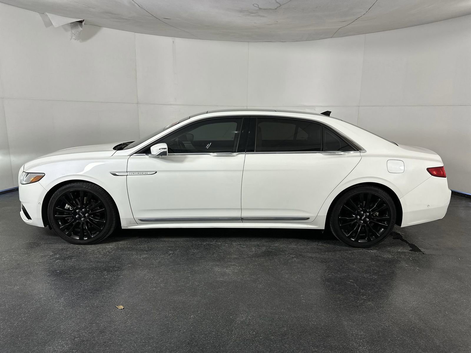 Used 2020 Lincoln Continental Reserve w/ Luxury Package image 5