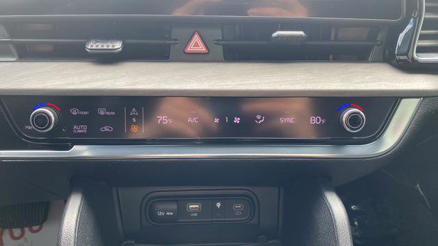 Used 2023 Kia Sportage X-Line w/ X-Line Premium Package AWD/4WD image 18