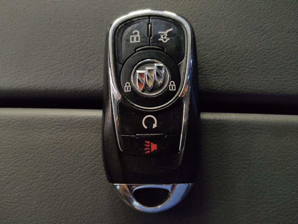 Used 2020 Buick Envision Essence image 32