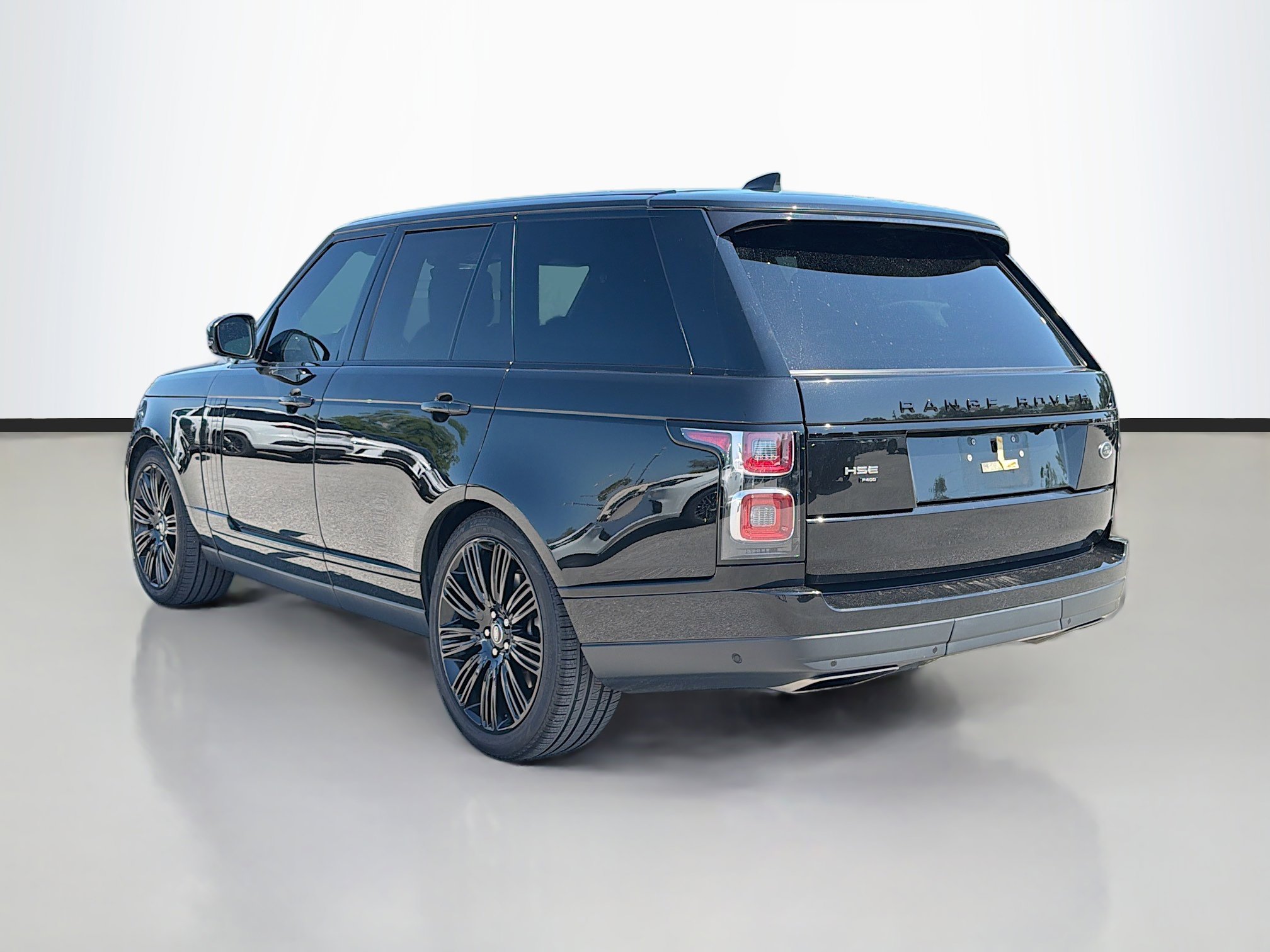 Used 2022 Land Rover Range Rover Westminster Edition image 3