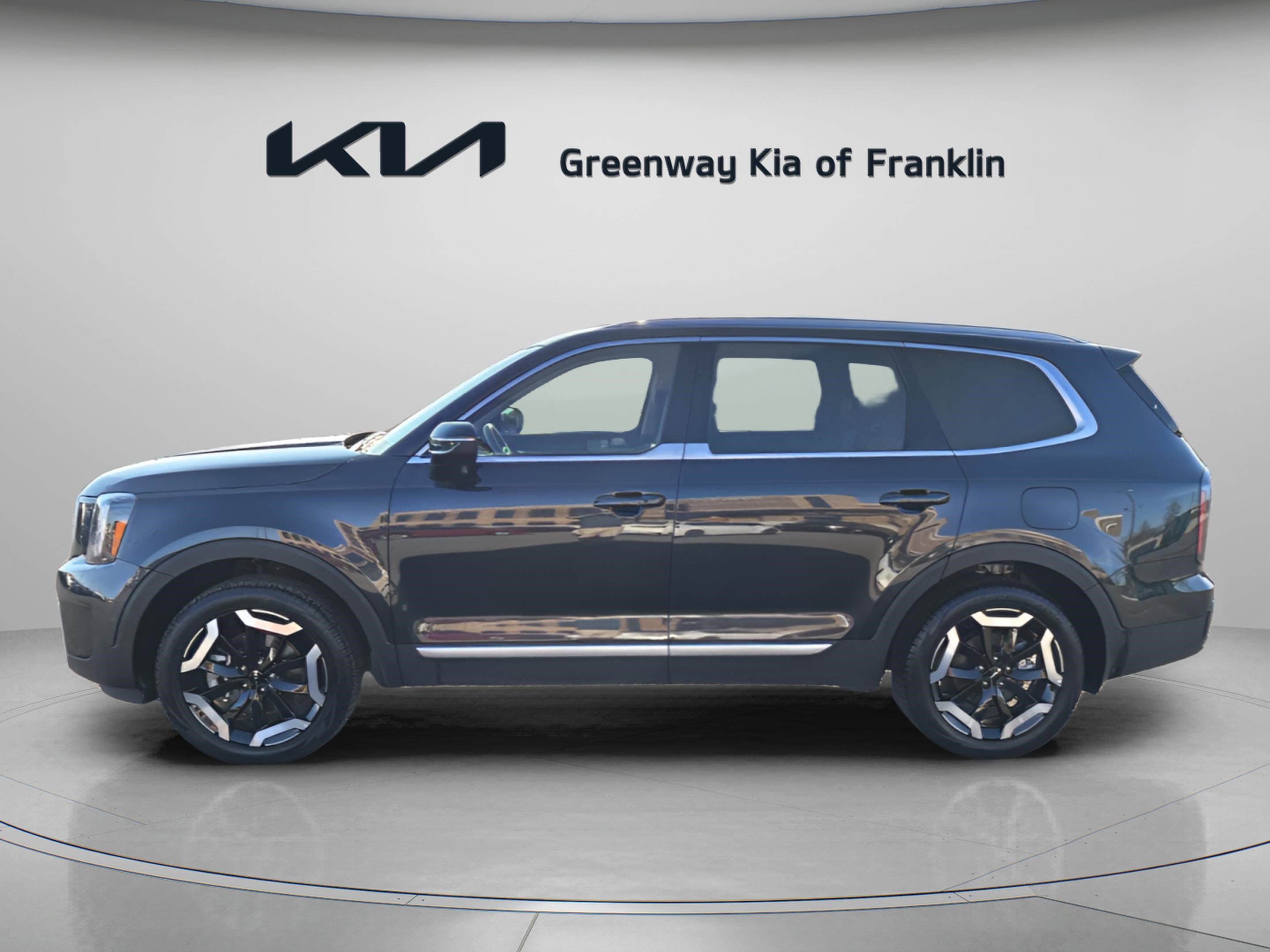 Used 2025 Kia Telluride EX image 4