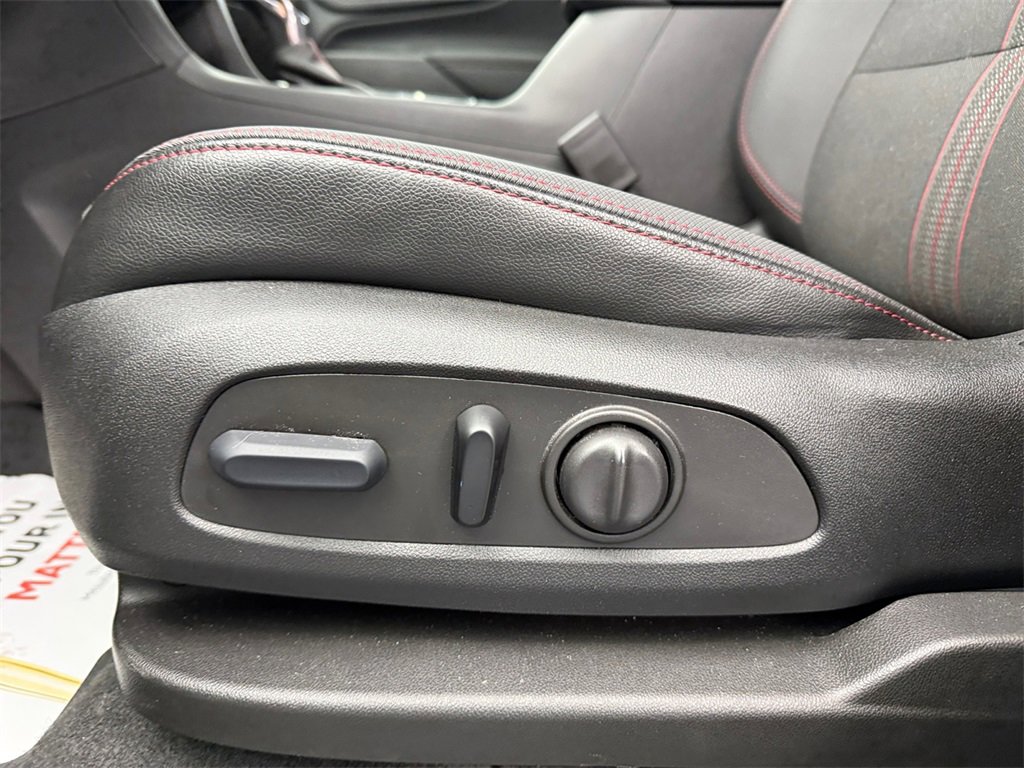 Used 2023 Chevrolet Equinox RS image 13