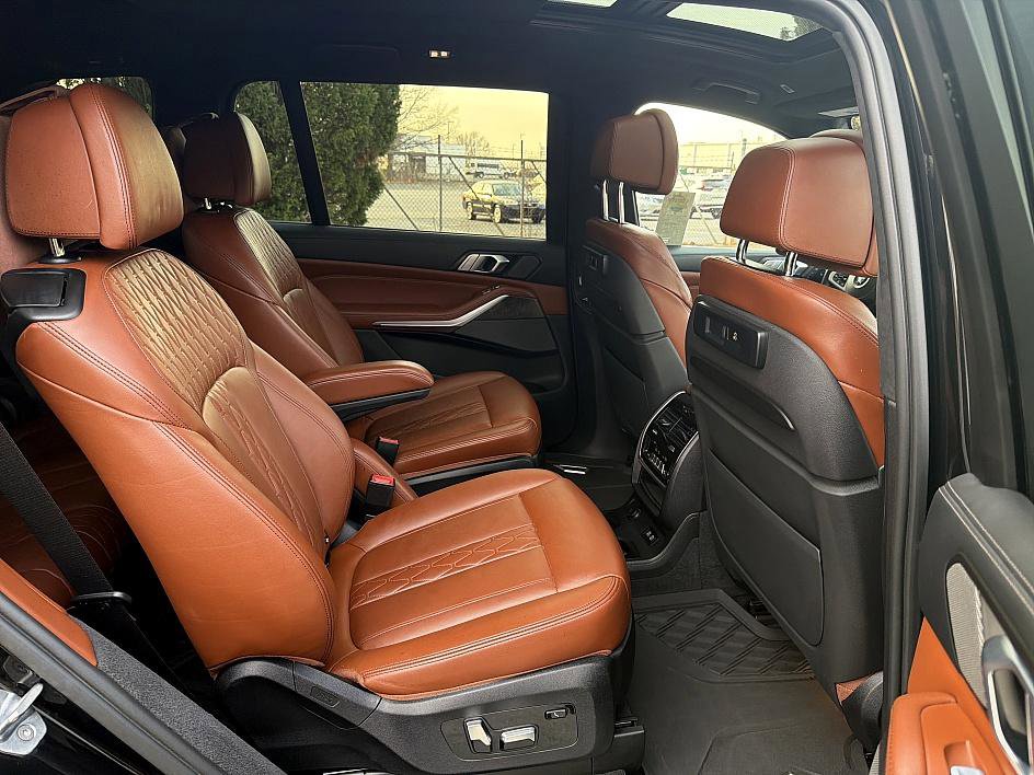 Used 2020 BMW X7 M50i image 22