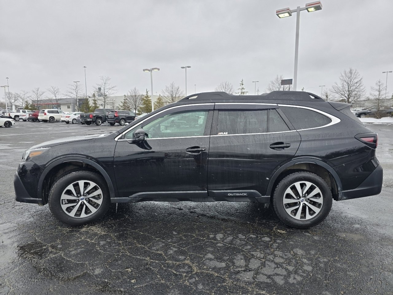 Used 2021 Subaru Outback Premium image 4