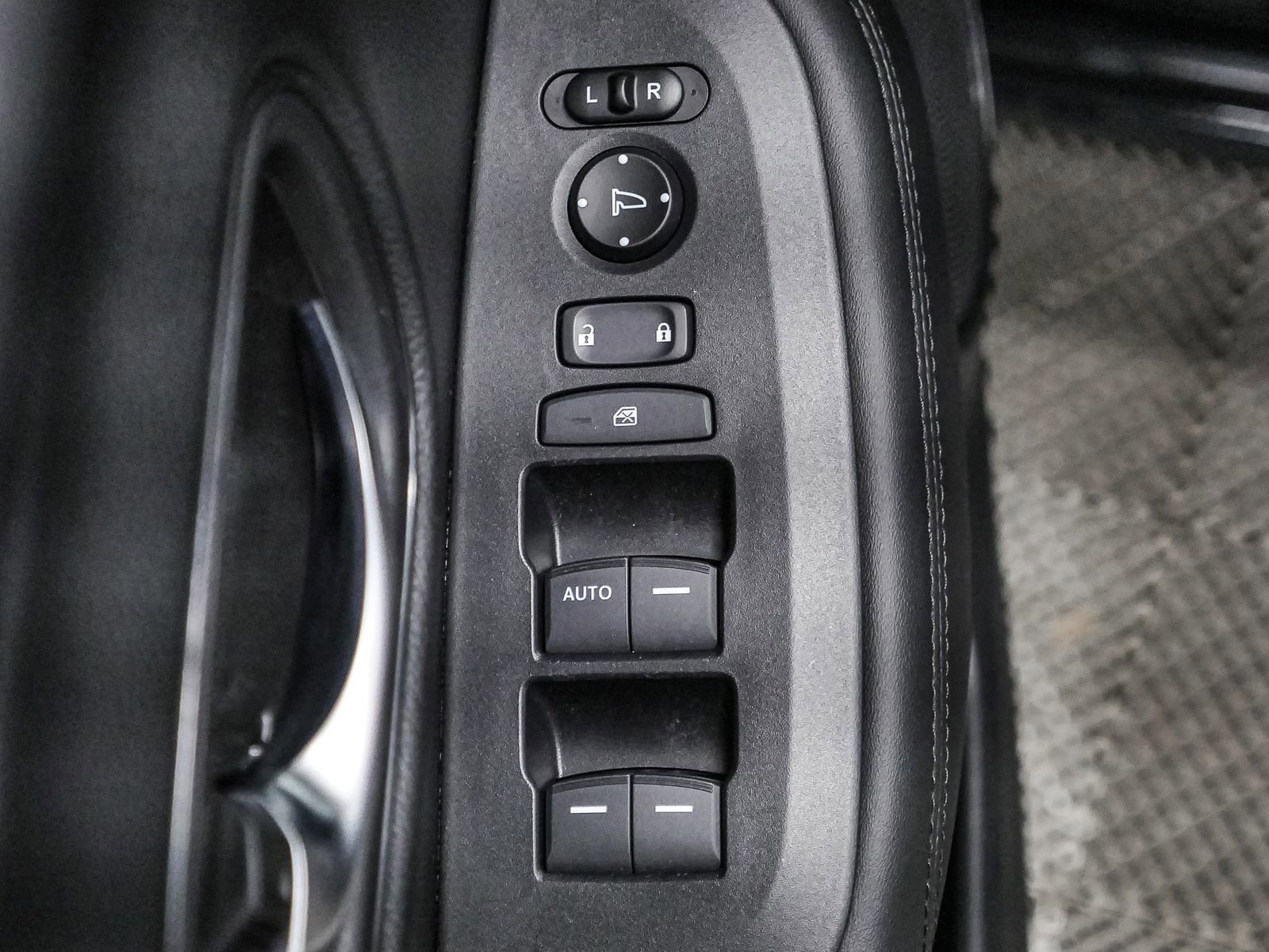 Used 2023 Honda HR-V LX image 19