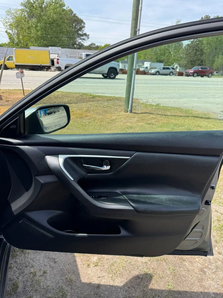 Used 2017 Nissan Altima 2.5 SV image 12