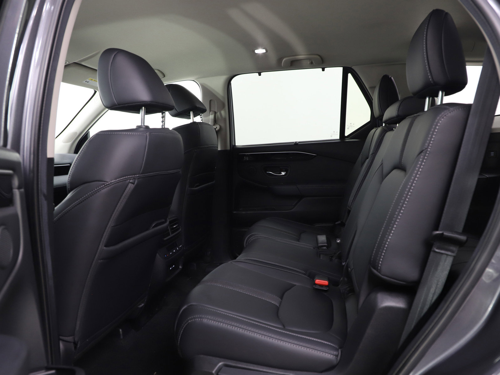Used 2025 Honda Pilot EX-L image 24