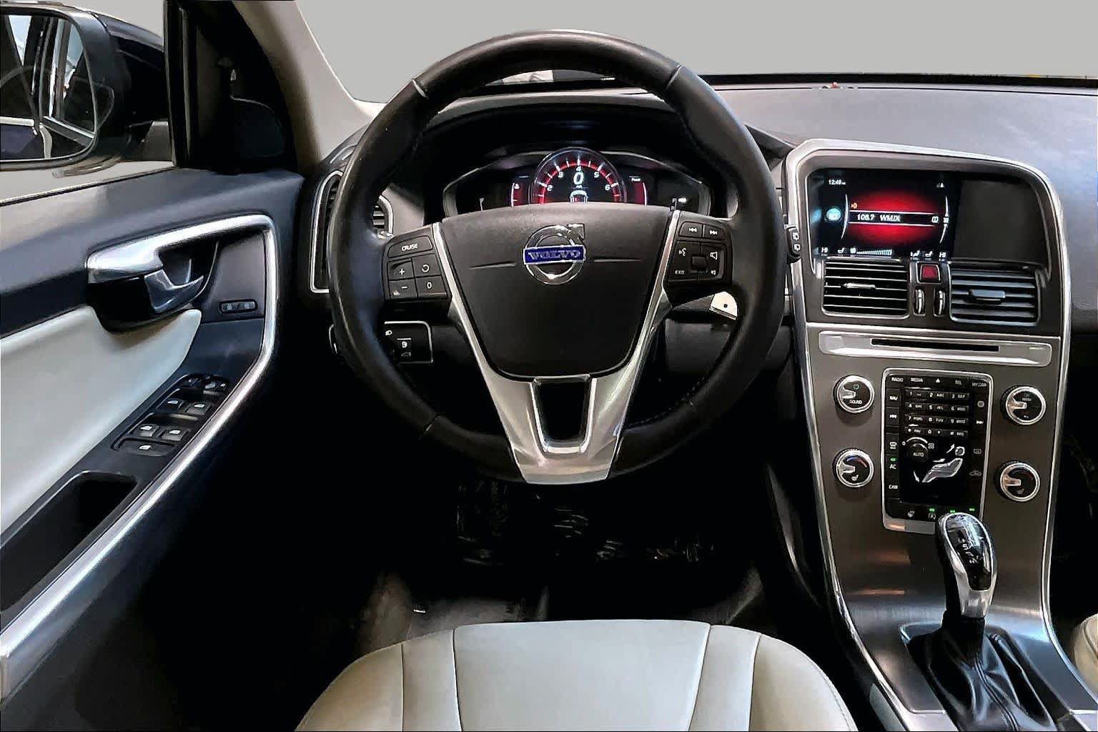Used 2016 Volvo XC60 T6 w/ Climate Package AWD/4WD image 6
