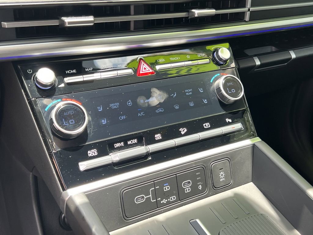 Used 2024 Hyundai Santa Fe Limited image 36