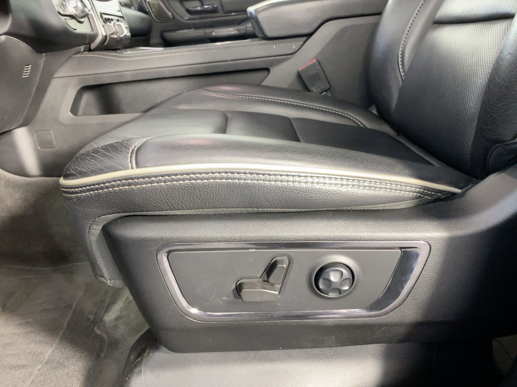 Used 2022 RAM 1500 Limited image 11