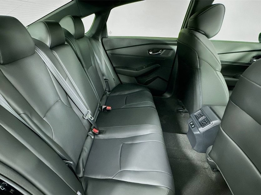 Used 2025 Honda Accord Sport image 39