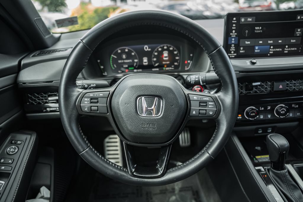 Used 2025 Honda Accord Sport image 29