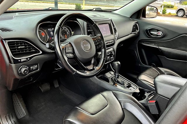 Used 2021 Jeep Cherokee Latitude Plus image 14