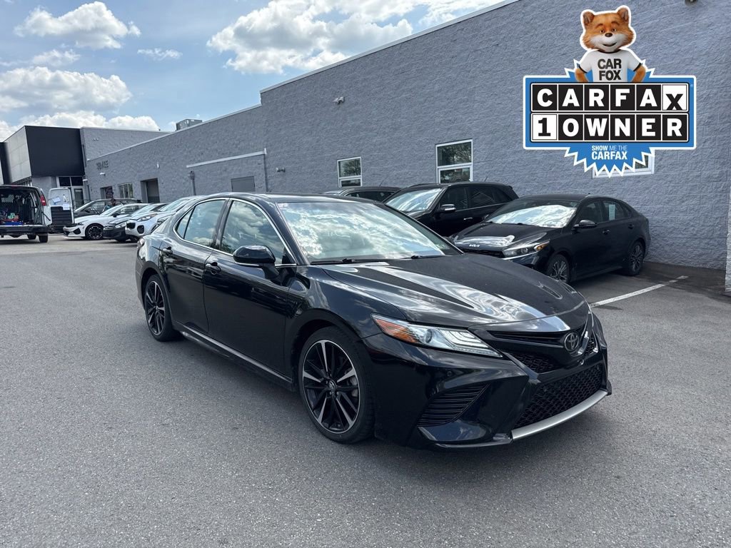 Used 2018 Toyota Camry XSE FWD image 1