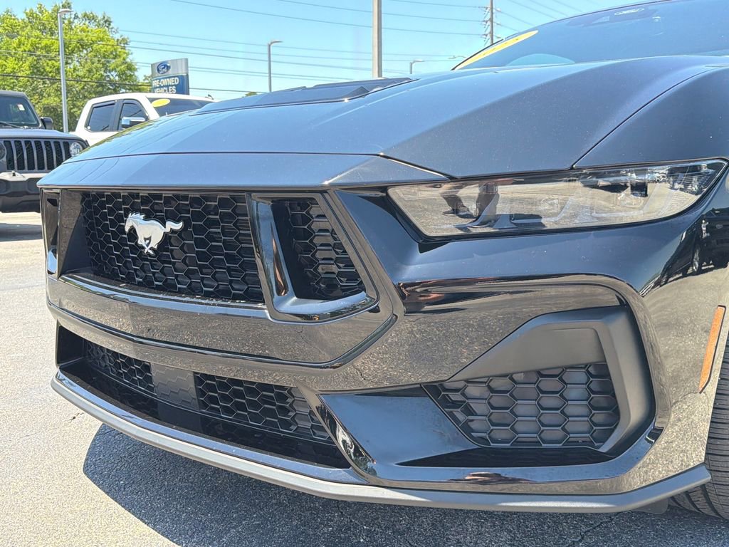 Used 2025 Ford Mustang GT Premium RWD image 16