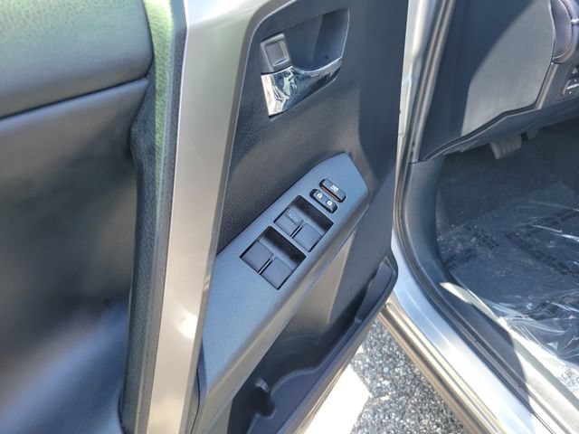 Used 2018 Toyota RAV4 XLE FWD image 16