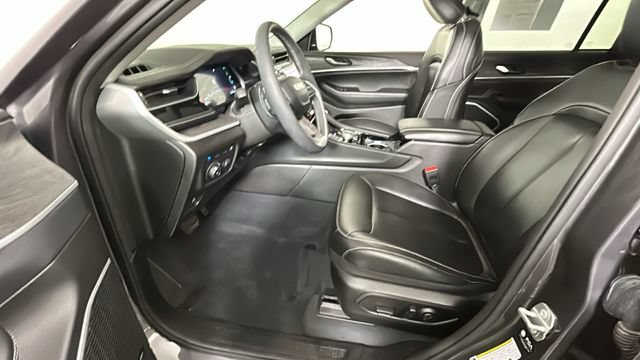 Used 2023 Jeep Grand Cherokee 4WD 4xe image 12
