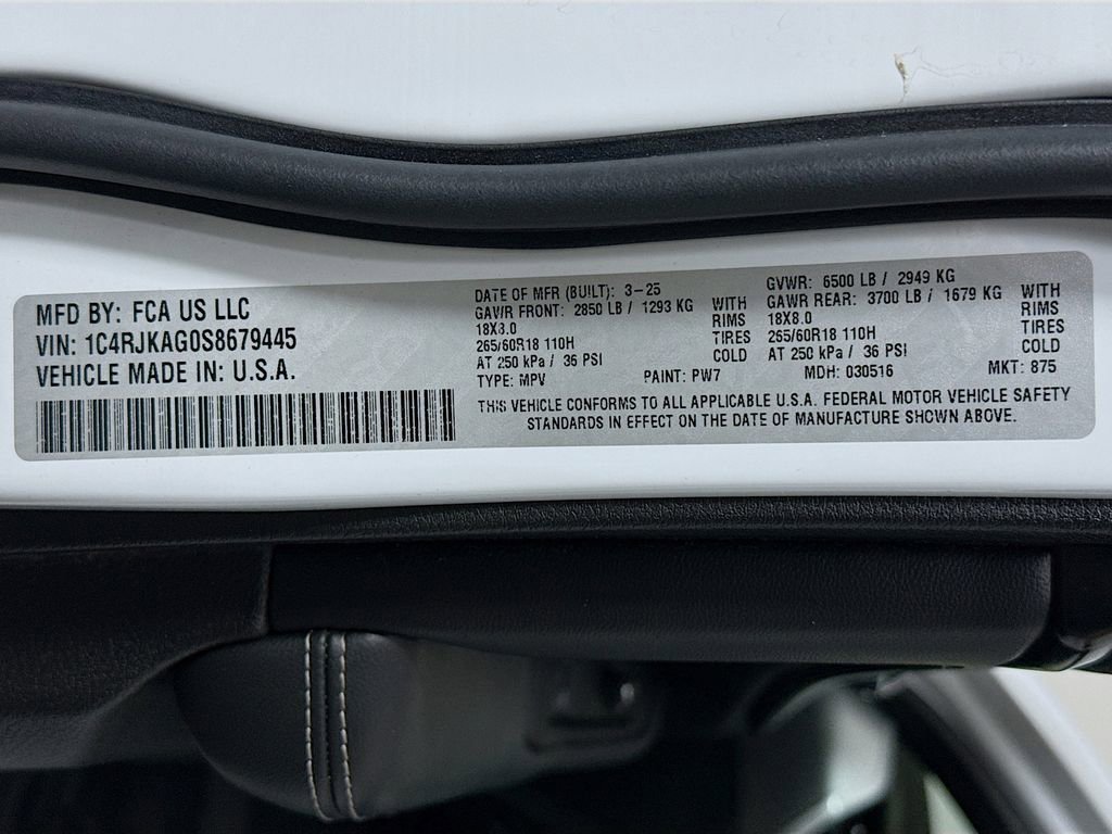 Used 2025 Jeep Grand Cherokee L Altitude image 32