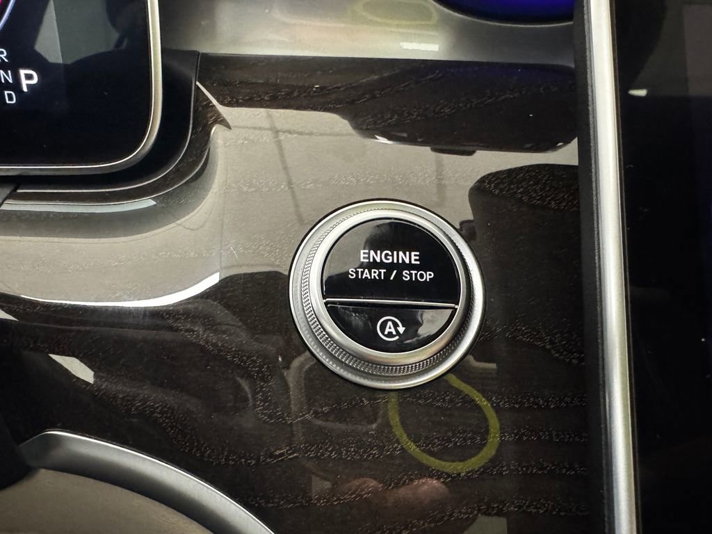 Used 2022 Mercedes-Benz C 300 4MATIC Sedan image 25