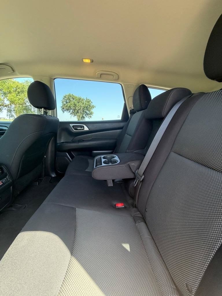 Used 2019 Nissan Pathfinder S FWD image 14