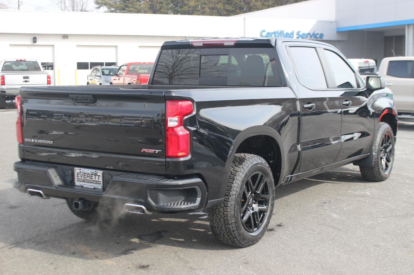 Used 2024 Chevrolet Silverado 1500 RST w/ Convenience Package II image 6