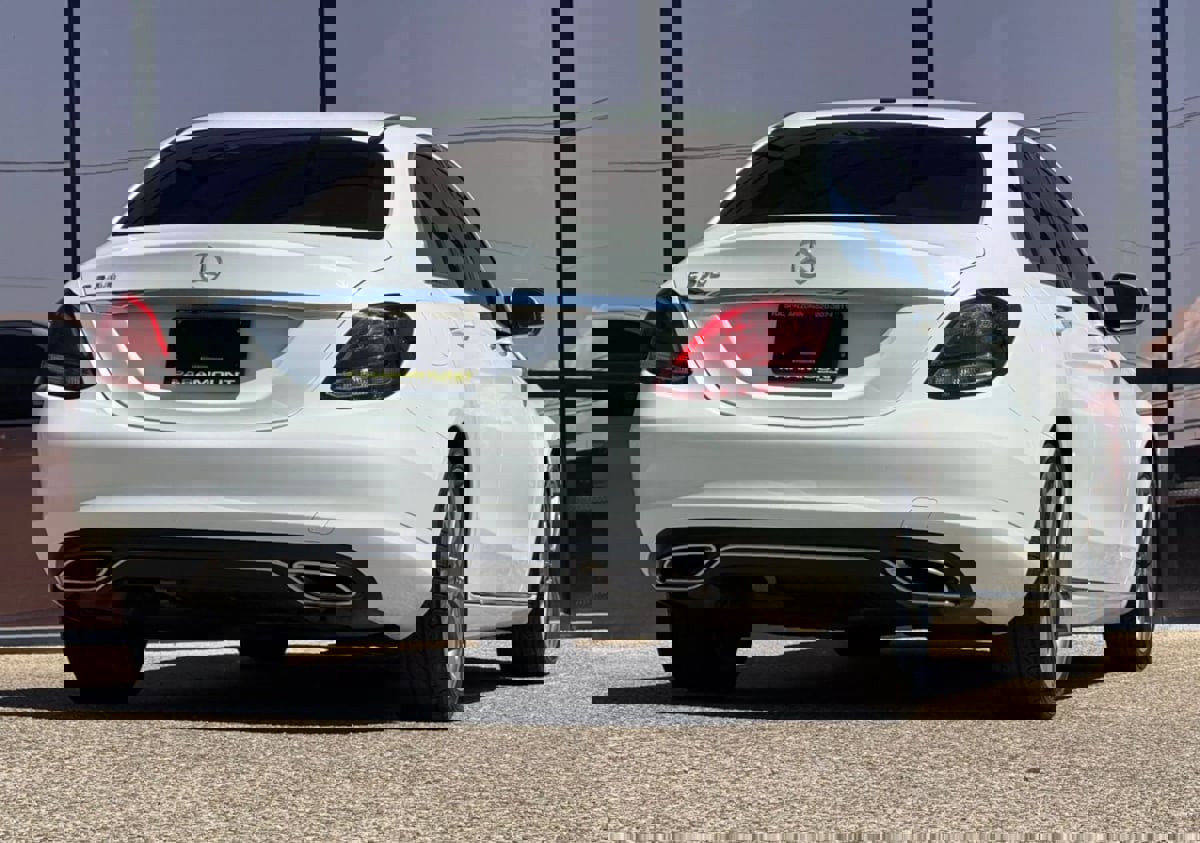 Used 2018 Mercedes-Benz C 300 Sedan w/ Premium Package image 15