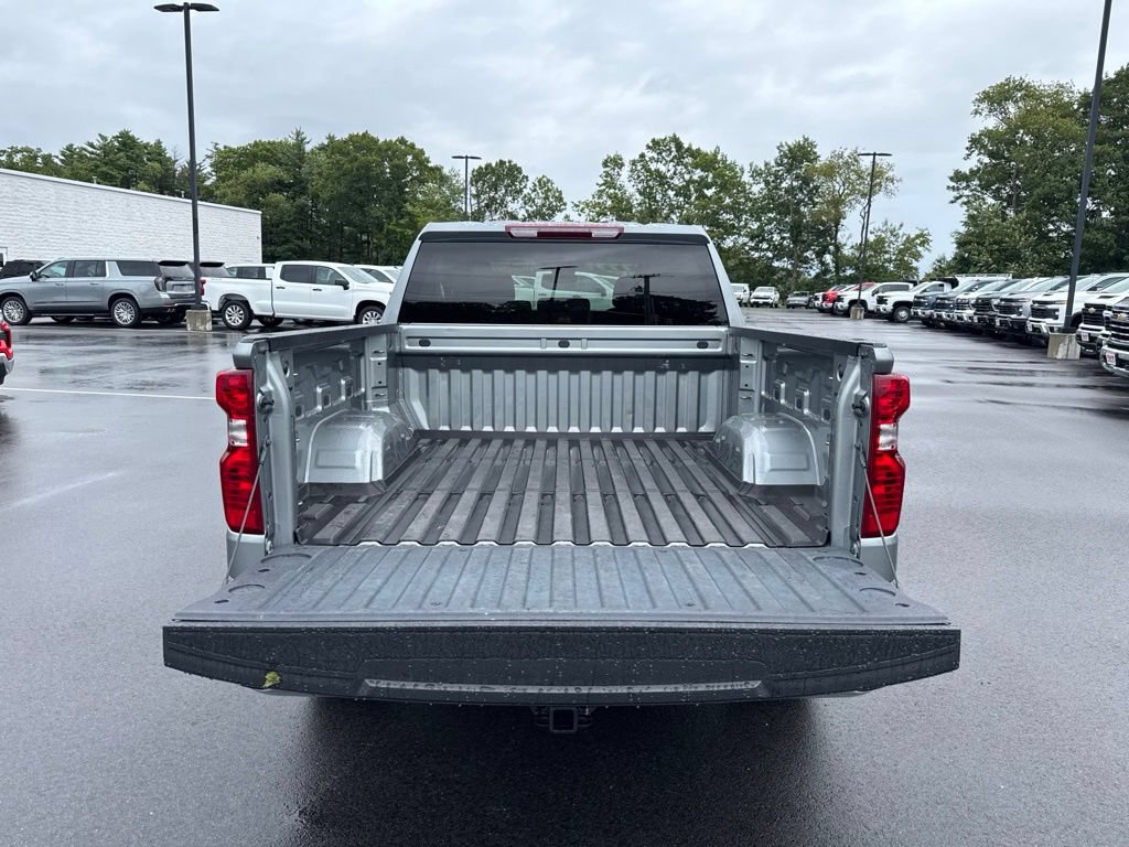 Used 2024 Chevrolet Silverado 1500 LT AWD/4WD image 5