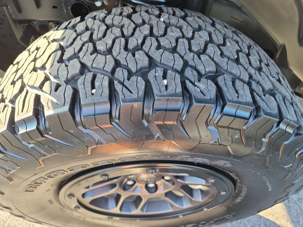 Used 2023 Jeep Wrangler Unlimited Sport w/ Xtreme 35 Tire Package AWD/4WD image 9