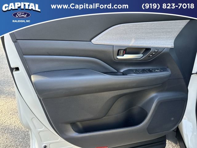 Used 2024 Toyota Grand Highlander AWD image 19