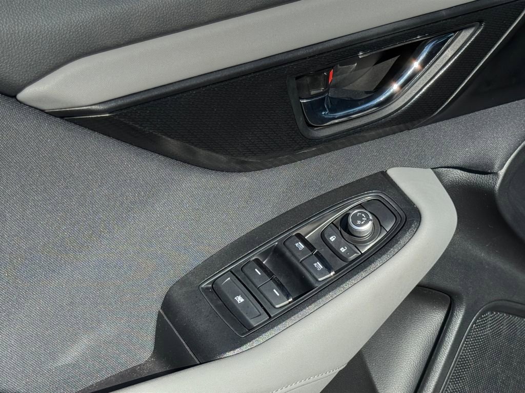 Used 2025 Subaru Outback Premium image 11