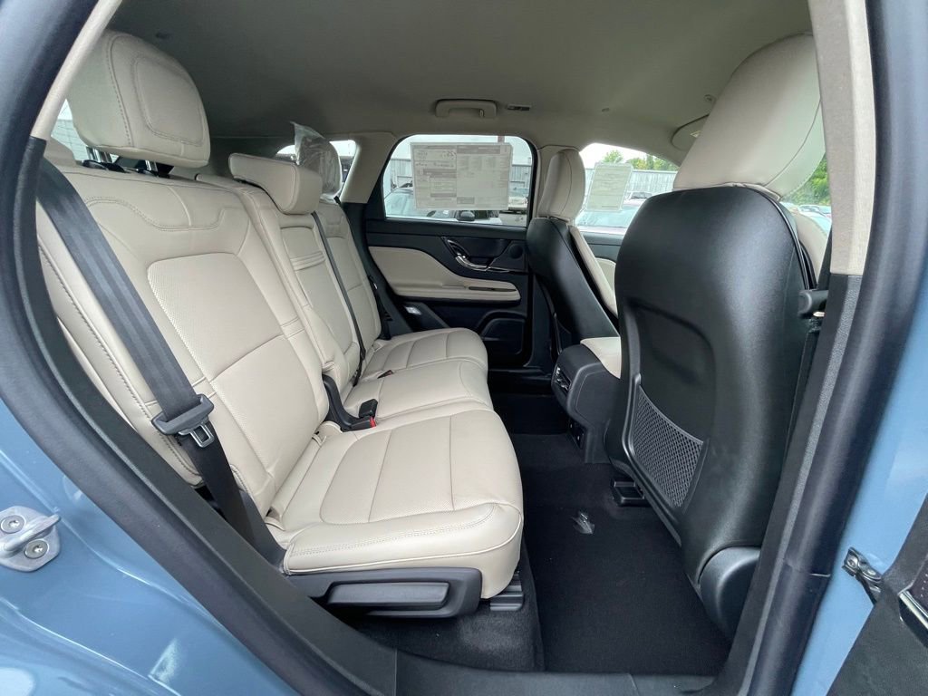 New 2026 Lincoln Corsair Premiere image 24