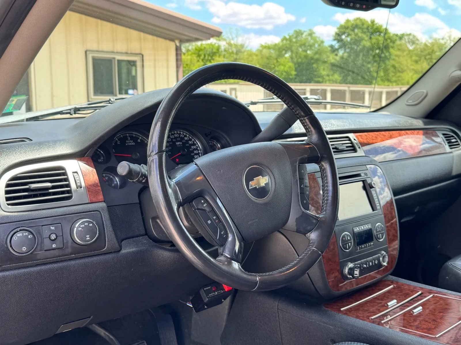 Used 2007 Chevrolet Avalanche LTZ w/ LTZ Preferred Equipment Group AWD/4WD image 16