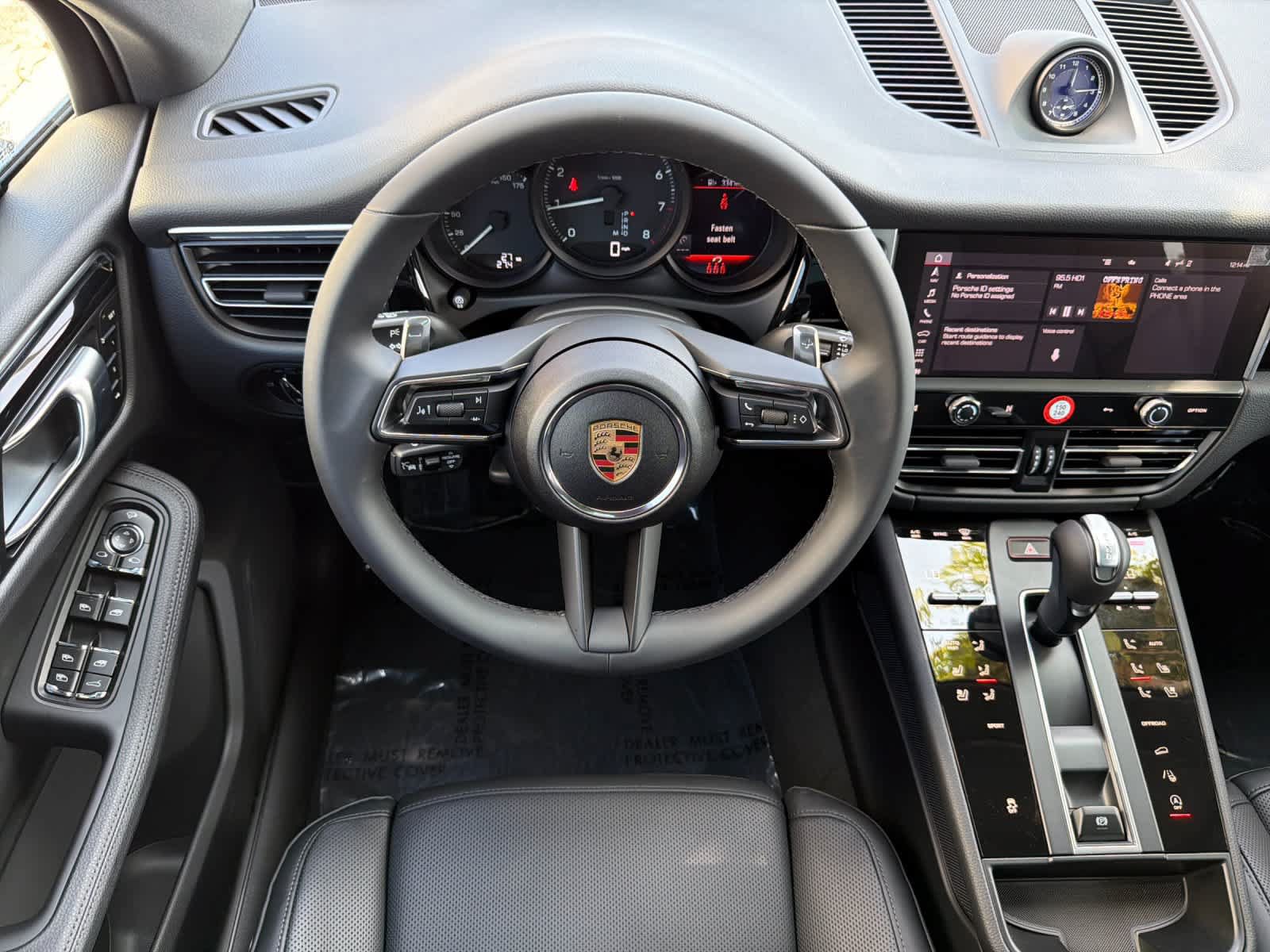 Certified 2025 Porsche Macan AWD/4WD image 15