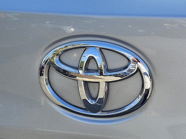 Certified 2022 Toyota Corolla Cross LE FWD image 28