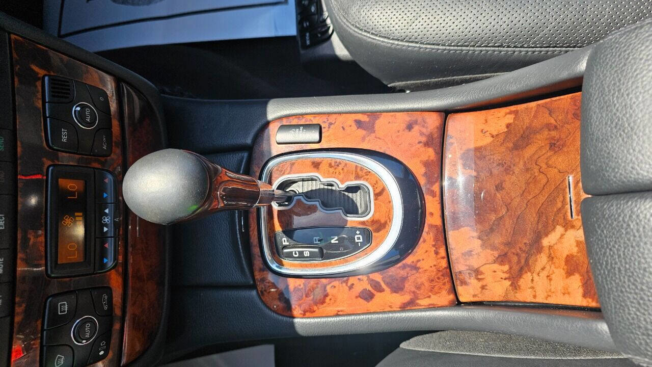 Used 2005 Mercedes-Benz S 500 4MATIC image 17