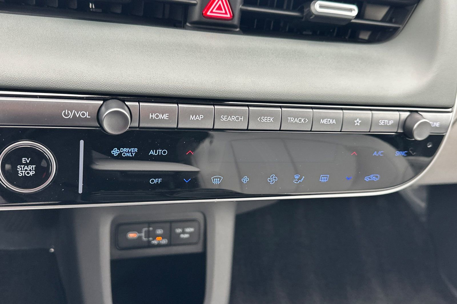 Used 2025 Hyundai Ioniq 5 Limited image 29