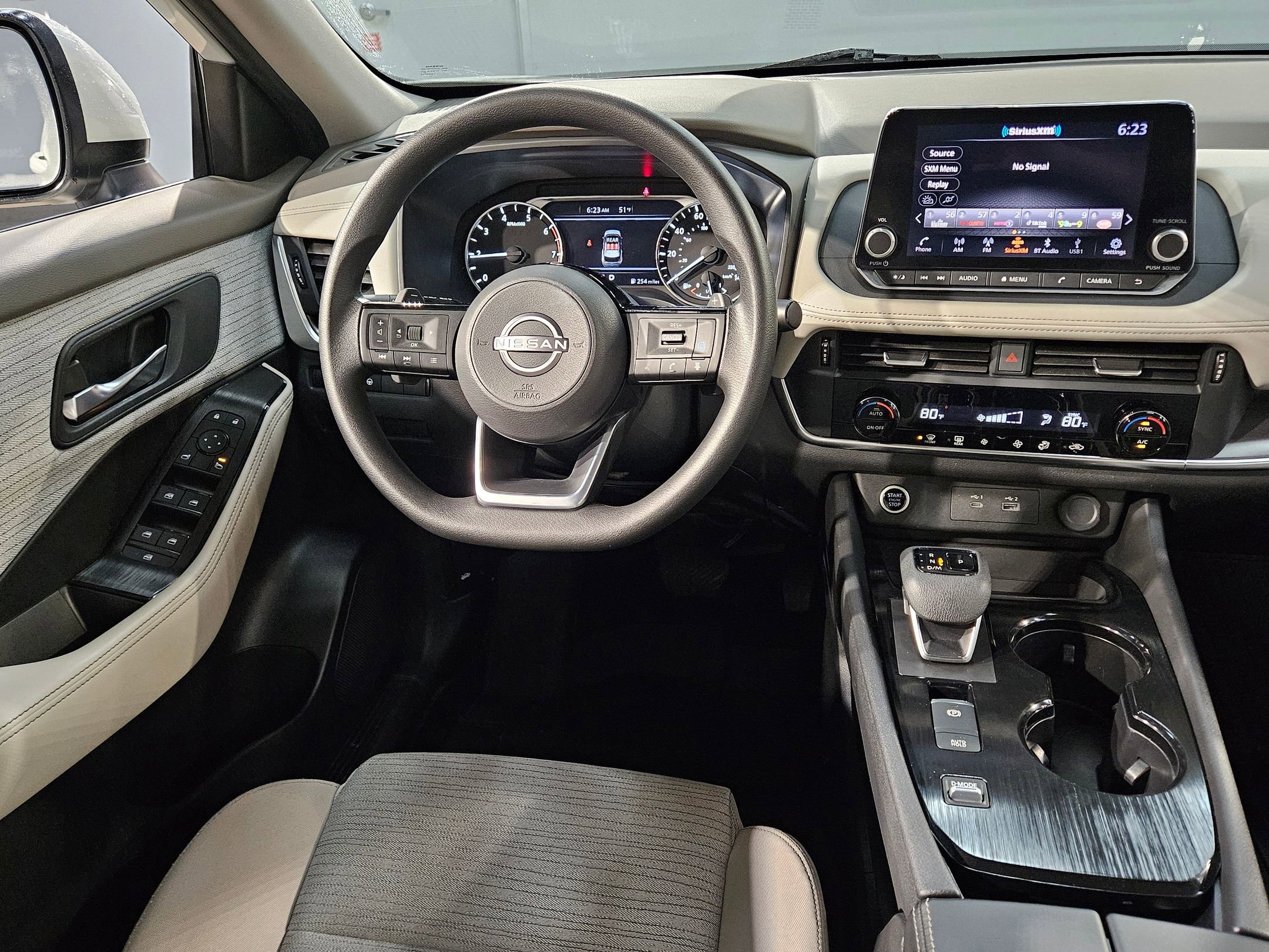 Used 2023 Nissan Rogue SV image 9