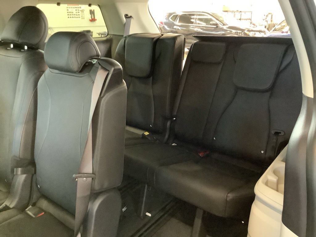 Certified 2024 Kia Carnival SX FWD image 24