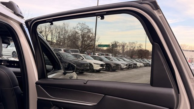 Used 2024 MAZDA CX-90 3.3 Turbo w/ Premium Plus Pkg image 9