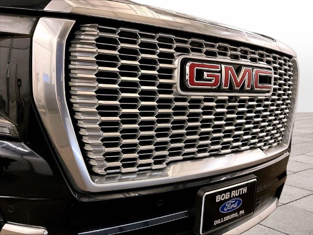 Used 2021 GMC Yukon Denali w/ Denali Ultimate Package AWD/4WD image 30