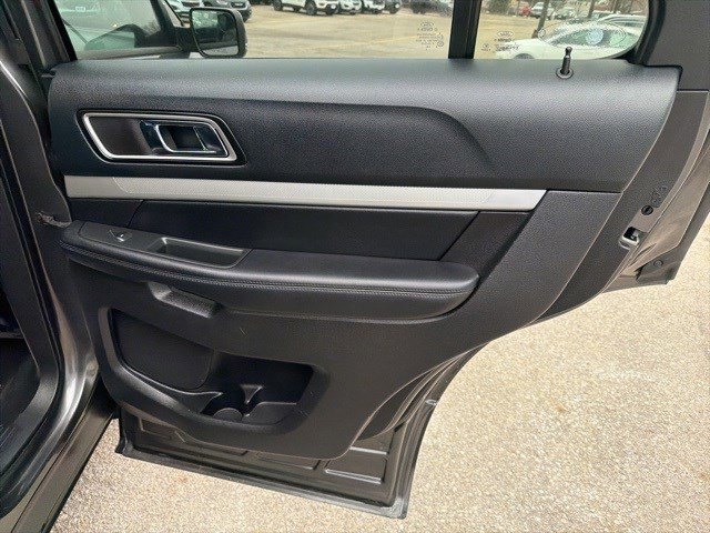 Used 2016 Ford Explorer XLT w/ Equipment Group 202A image 17