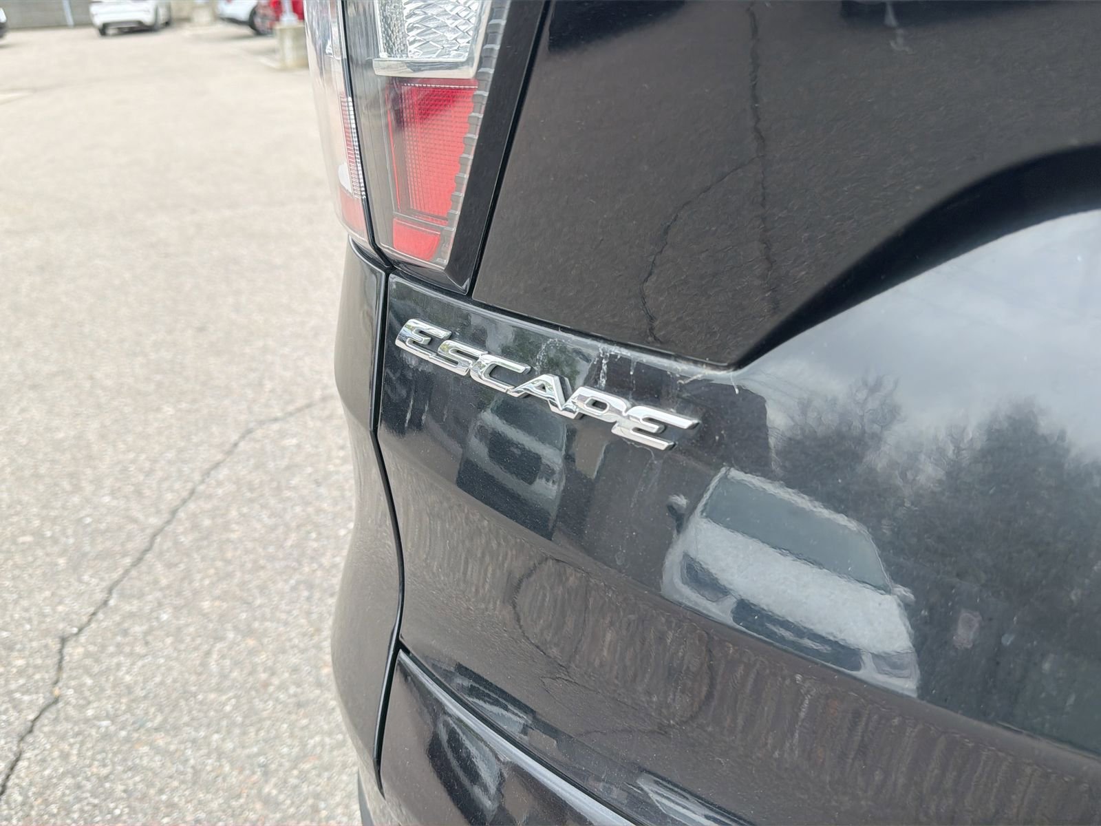 Used 2018 Ford Escape SE FWD image 16