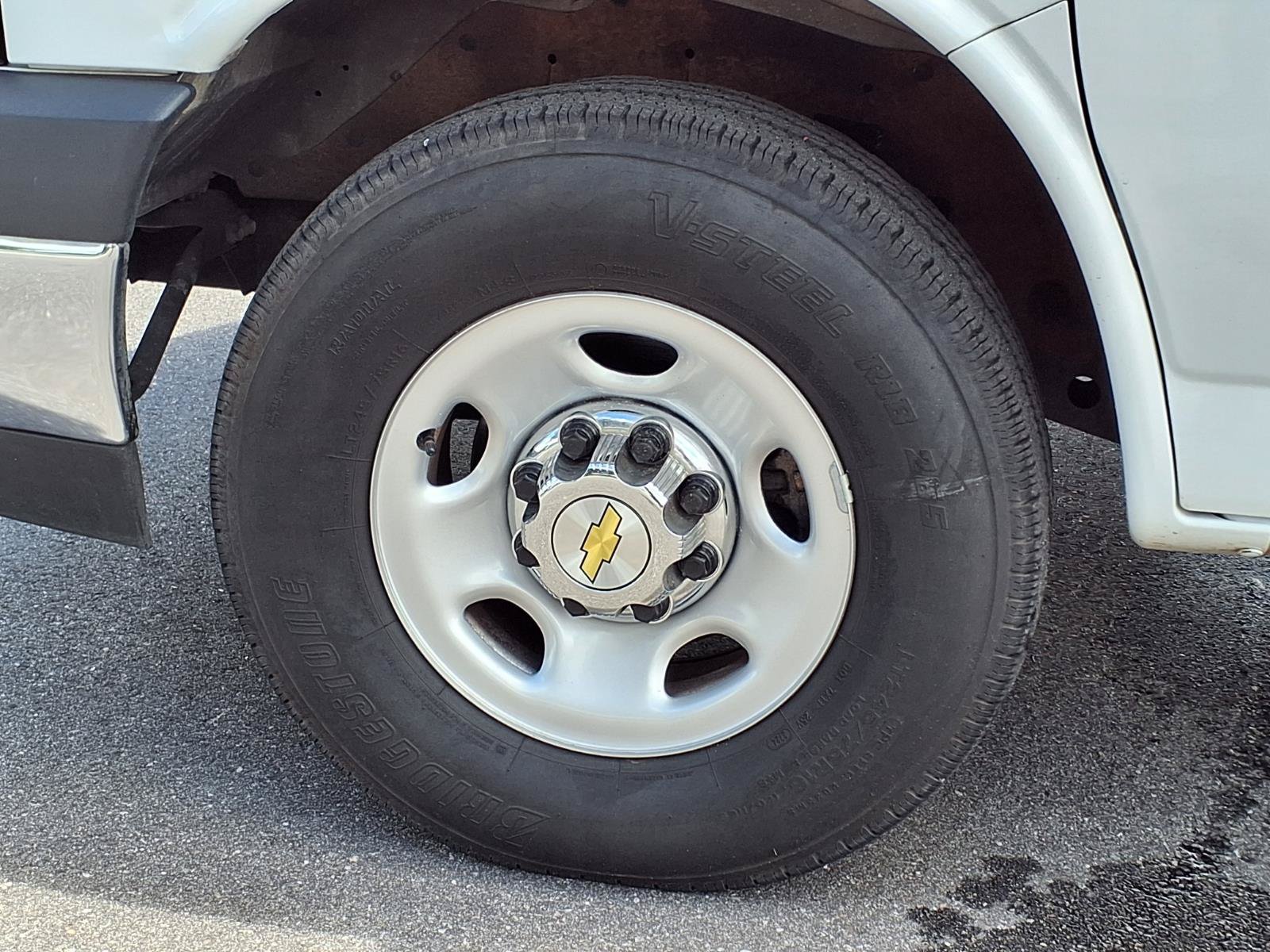 Used 2025 Chevrolet Express 3500 LT w/ LT Preferred Equipment Group RWD image 27