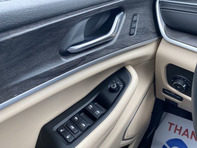 Used 2022 Jeep Grand Cherokee L Limited image 30