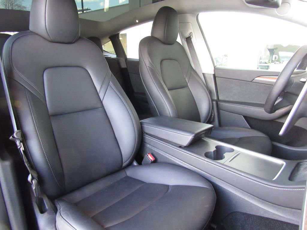 Used 2024 Tesla Model Y Long Range image 19
