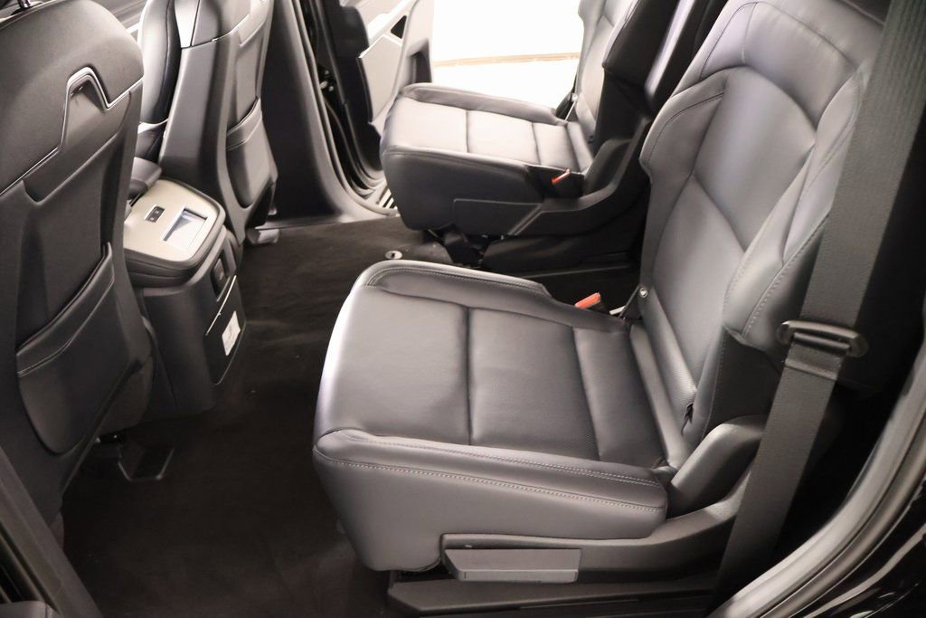 New 2025 Lincoln Navigator Reserve w/ Jet Appearance Package image 12