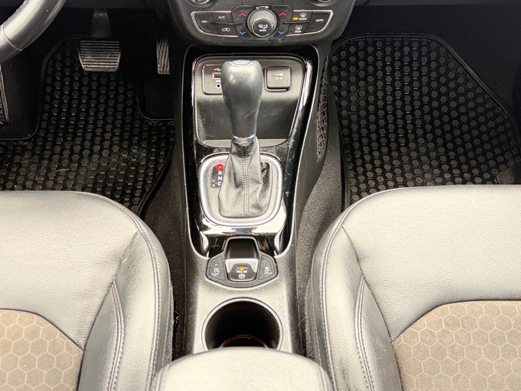 Used 2020 Jeep Compass Latitude image 17