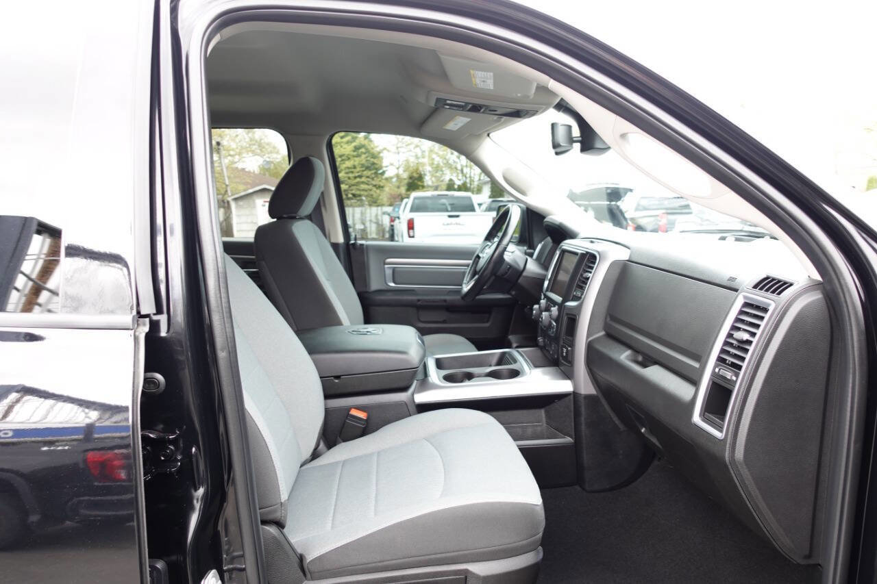 Used 2023 RAM 1500 Classic SLT w/ Electronics Convenience Group AWD/4WD image 35