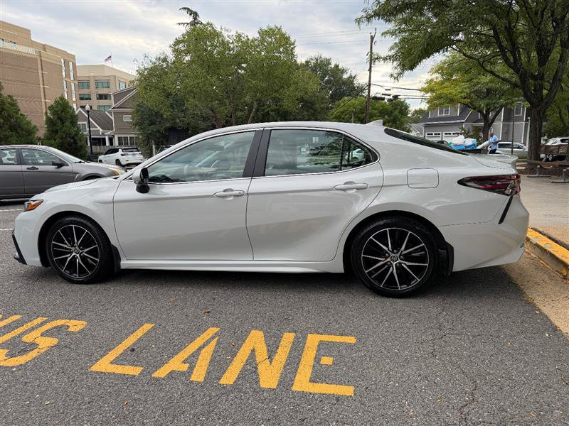 Used 2024 Toyota Camry SE w/ Cold Weather Package AWD/4WD image 13